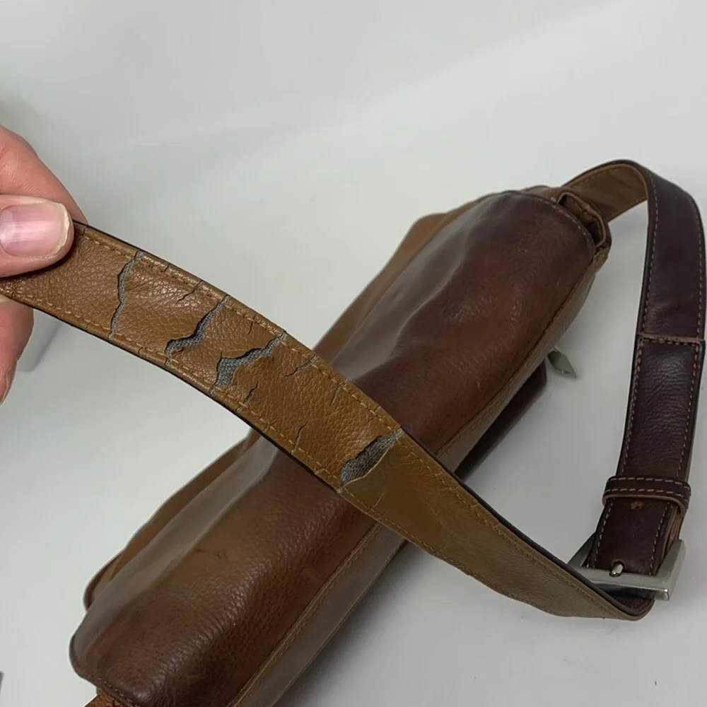 Dockers Crossbody Messenger leather Bag